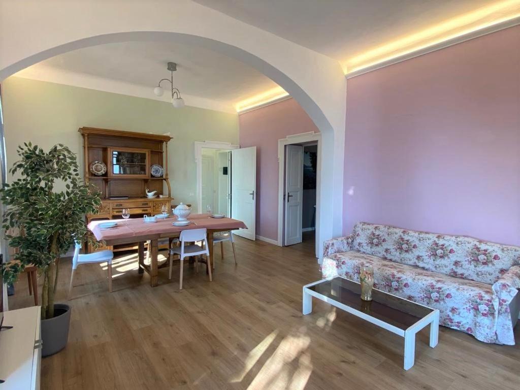The Comfort - Big Apartment In Villa With Garden And Terrace 아르제뇨 외부 사진